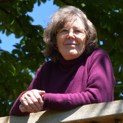 Pamela hôte bringing people together