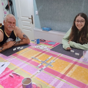 découverte des dominos en anglais chez des hôtes Britanniques