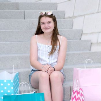 sortie shopping jeune fille